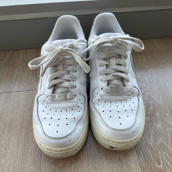 White Nike Air Force 1 (Women’s 7) - Picture 2 of 5